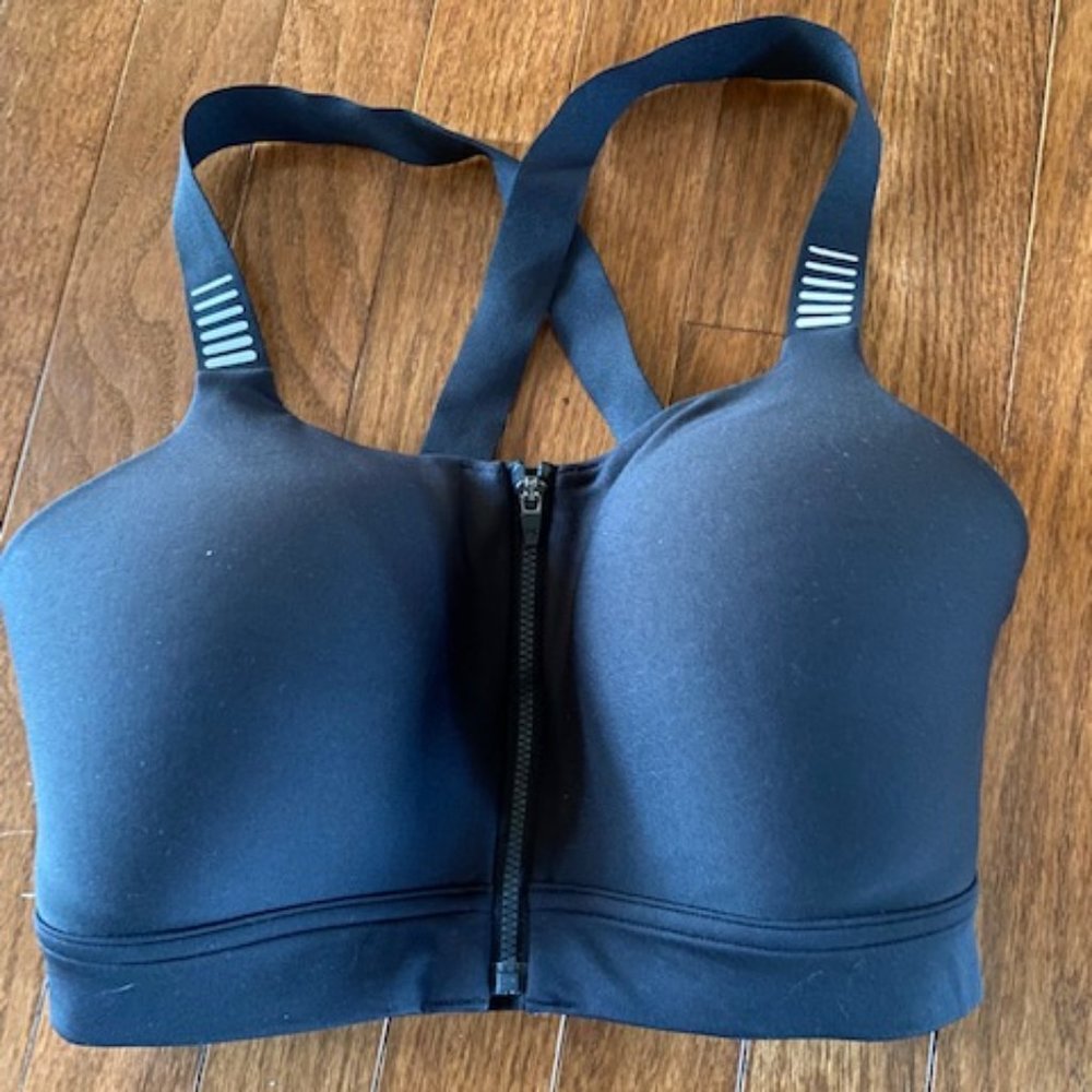 Under Armour black sports bra 34DD